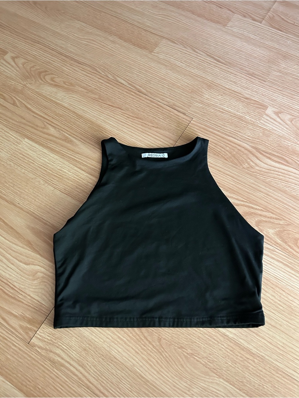 Reoria Black High Neck Cropped Tank Women’s Large